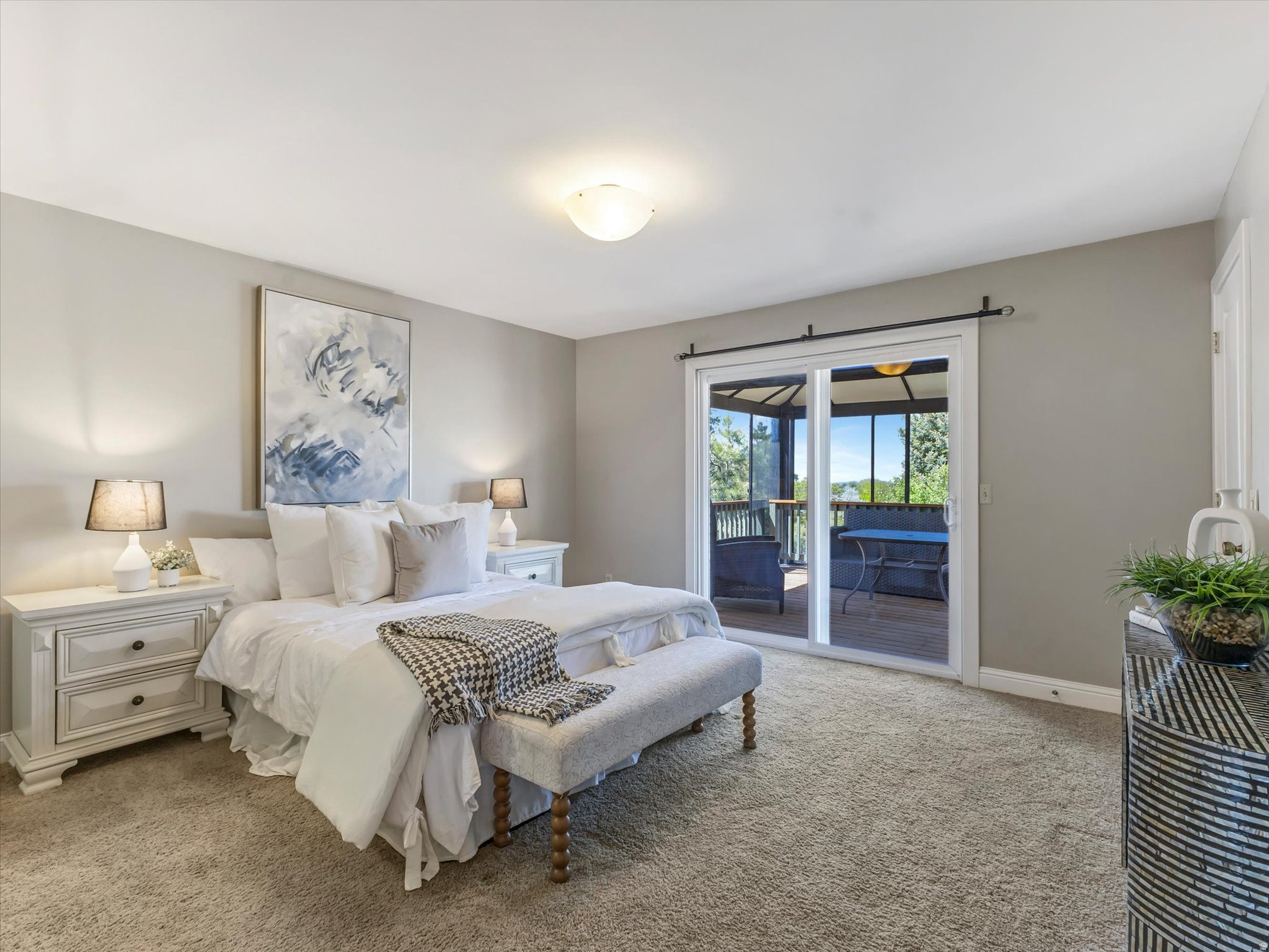 FALCONHURST - Residential