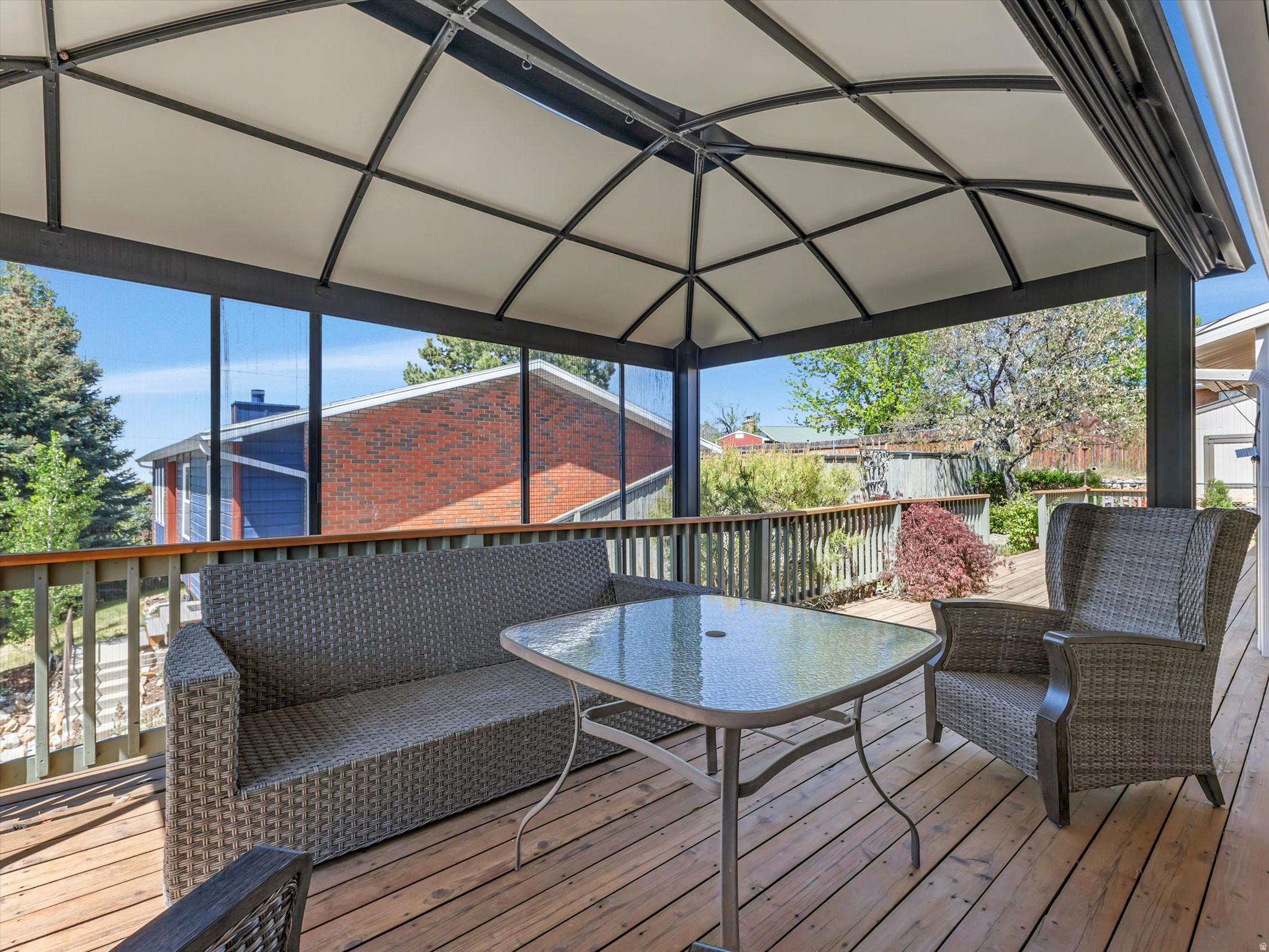 FALCONHURST - Residential