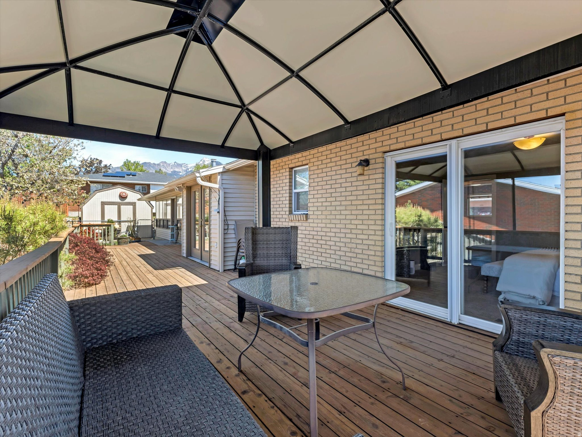 FALCONHURST - Residential