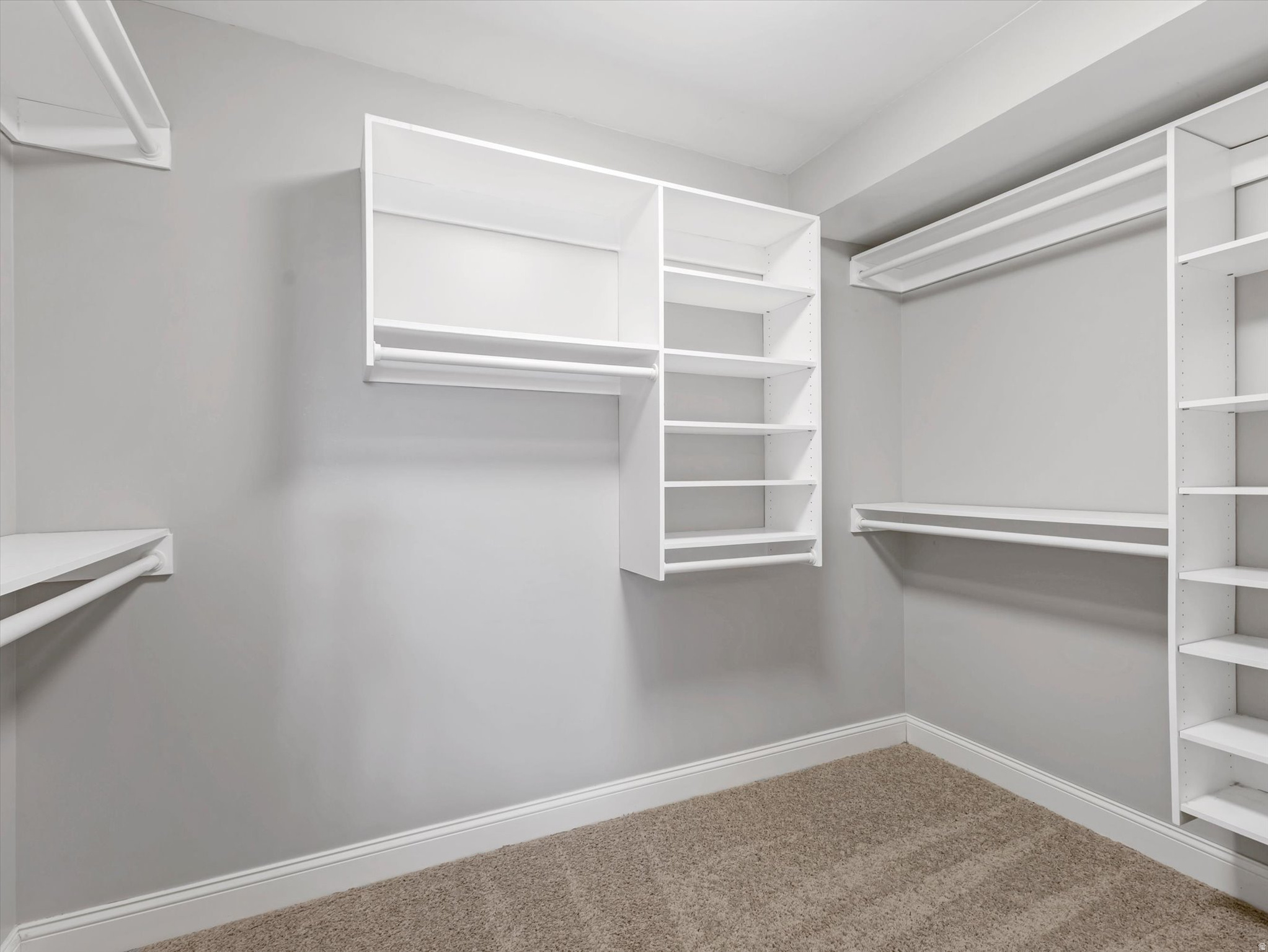 FALCONHURST - Residential