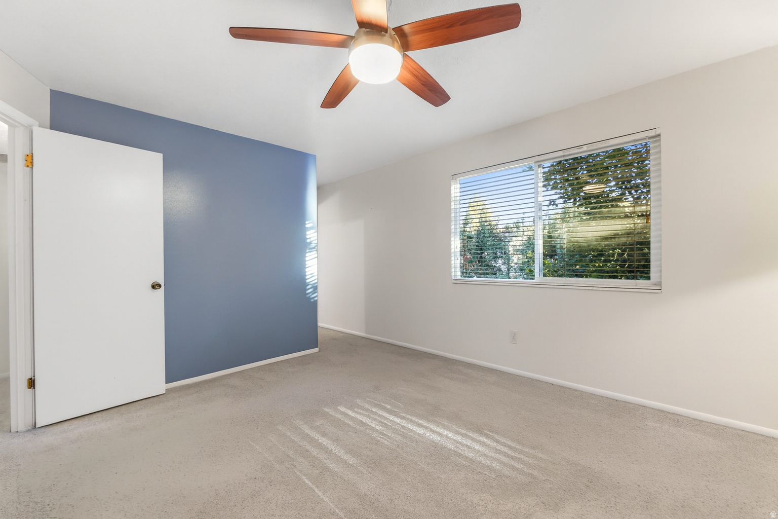 CAVE HOLLOW - Residential