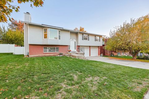 Tiny photo for 98 E 1420 S, Farmington, UT 84025 (MLS # 2118594)