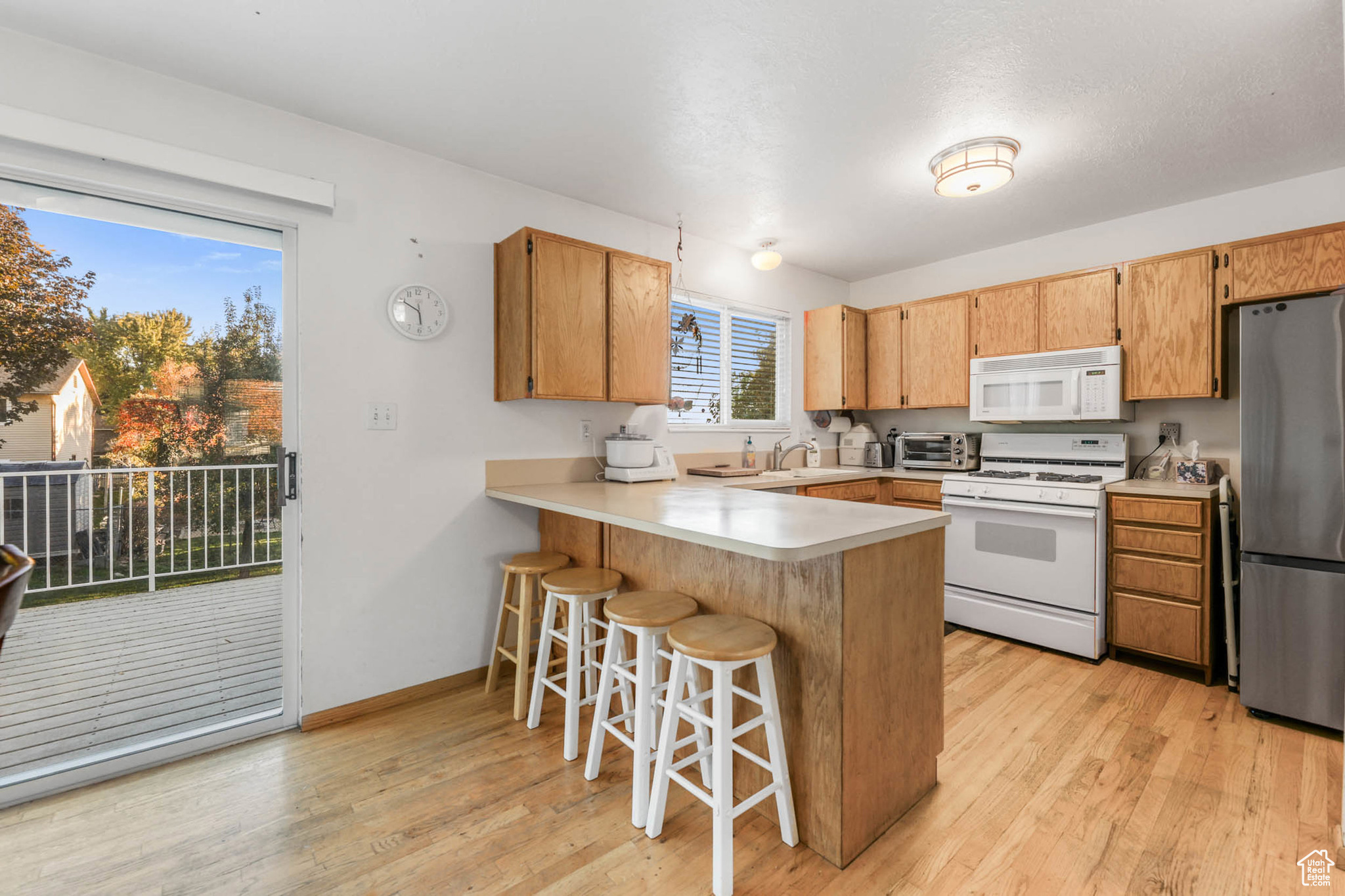 CAVE HOLLOW - Residential