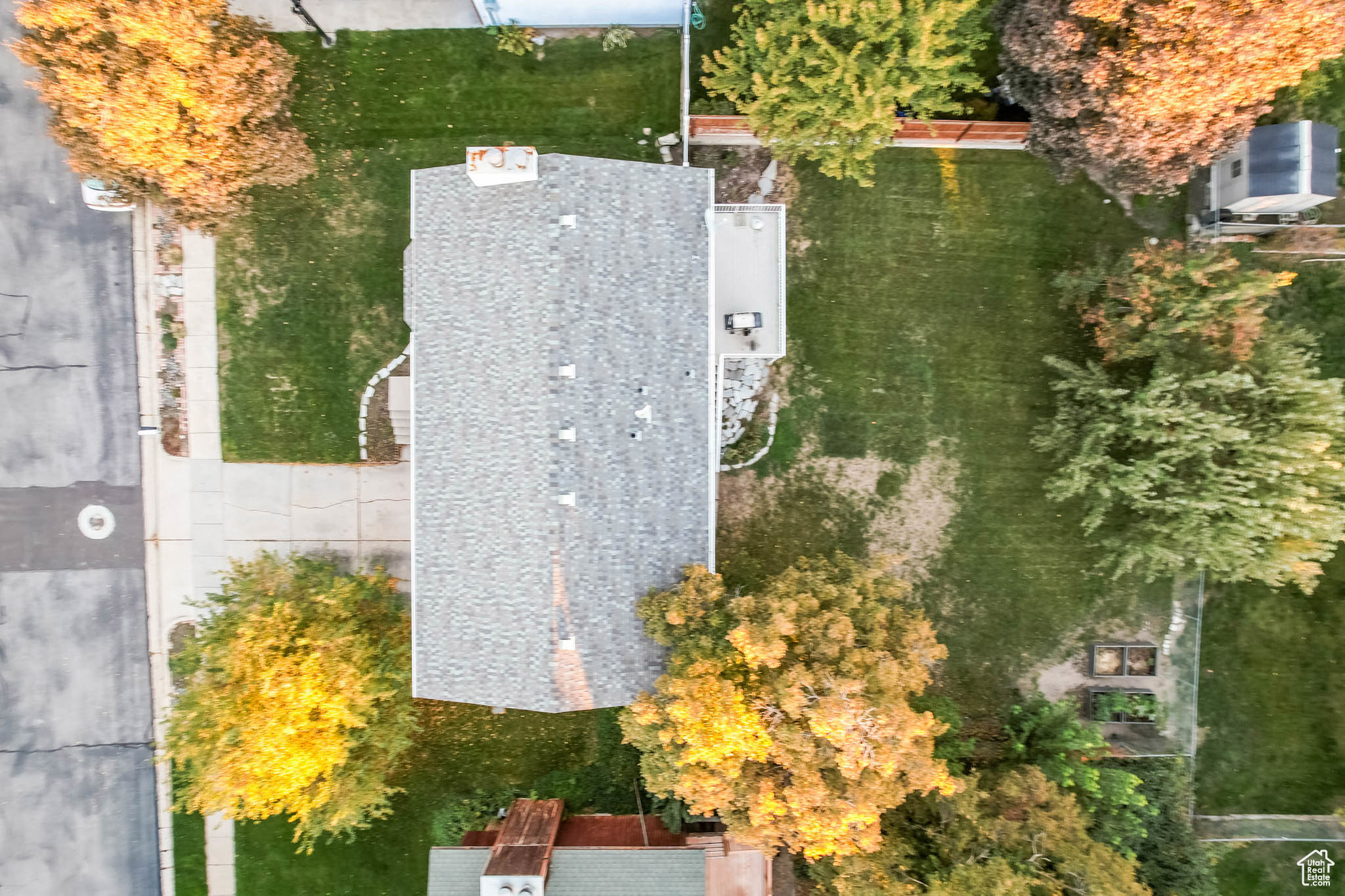 CAVE HOLLOW - Residential