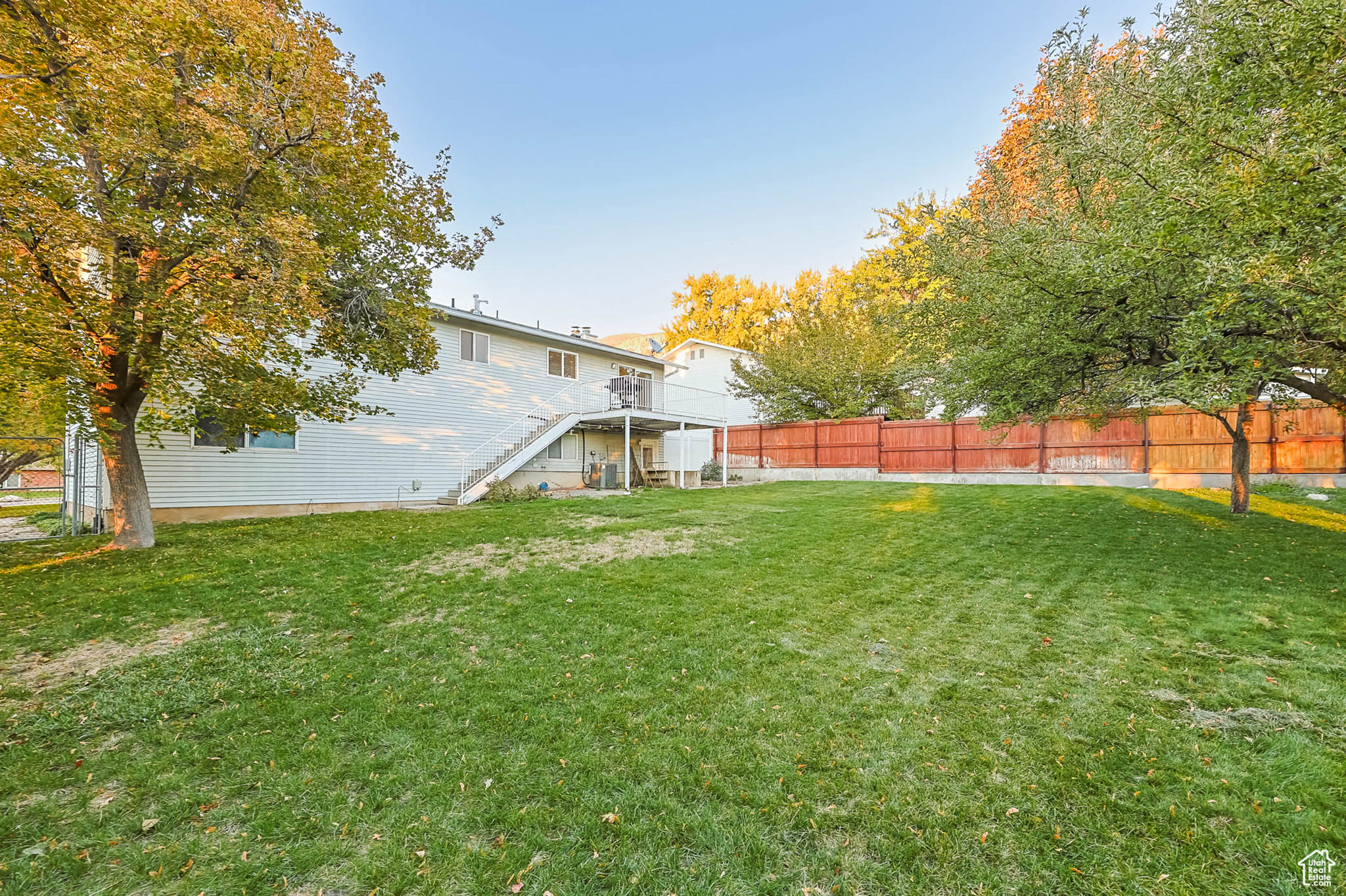 CAVE HOLLOW - Residential