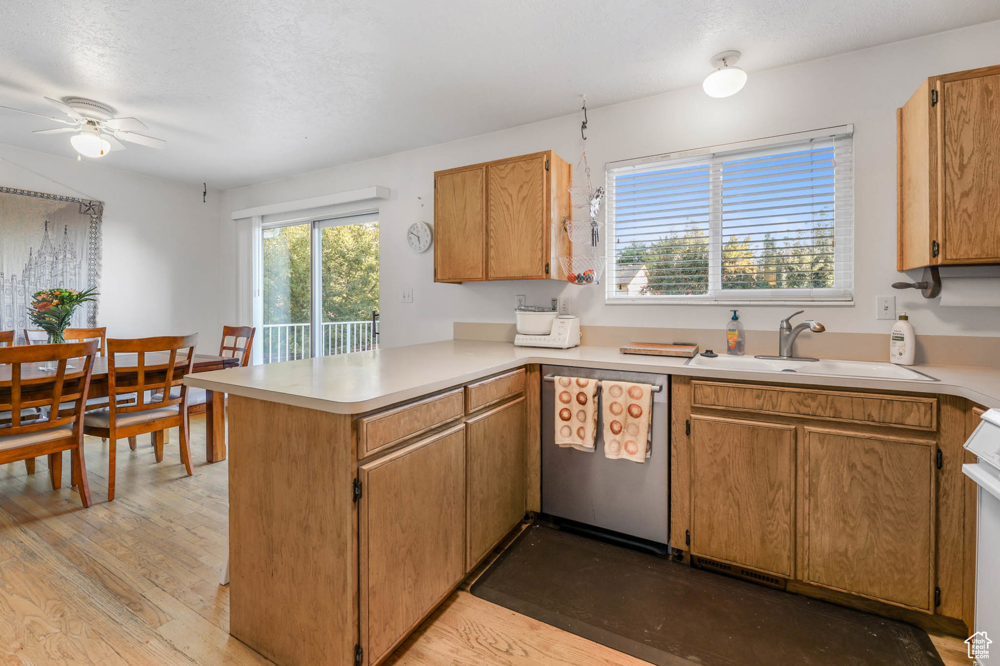 CAVE HOLLOW - Residential