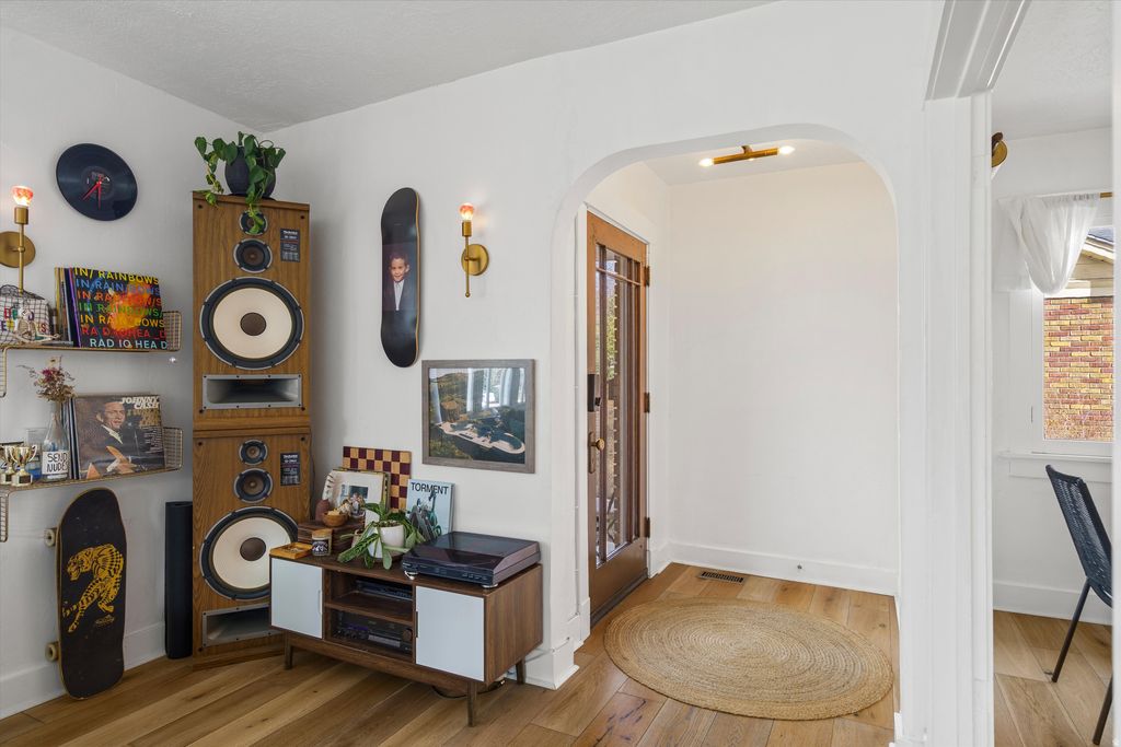 Photo of 1222 E CRANDALL AVE, Salt Lake City, UT 84106 (MLS # 2141125)