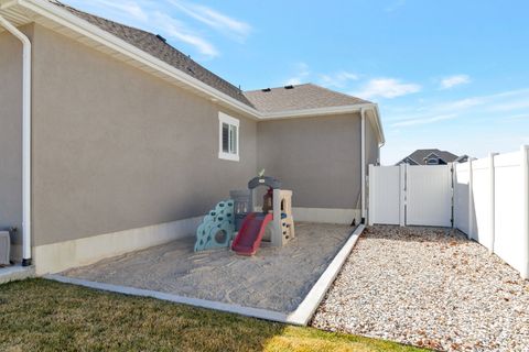 Tiny photo for 2621 S 1580 W, Syracuse, UT 84075 (MLS # 2144828)