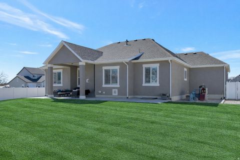 Tiny photo for 2621 S 1580 W, Syracuse, UT 84075 (MLS # 2144828)