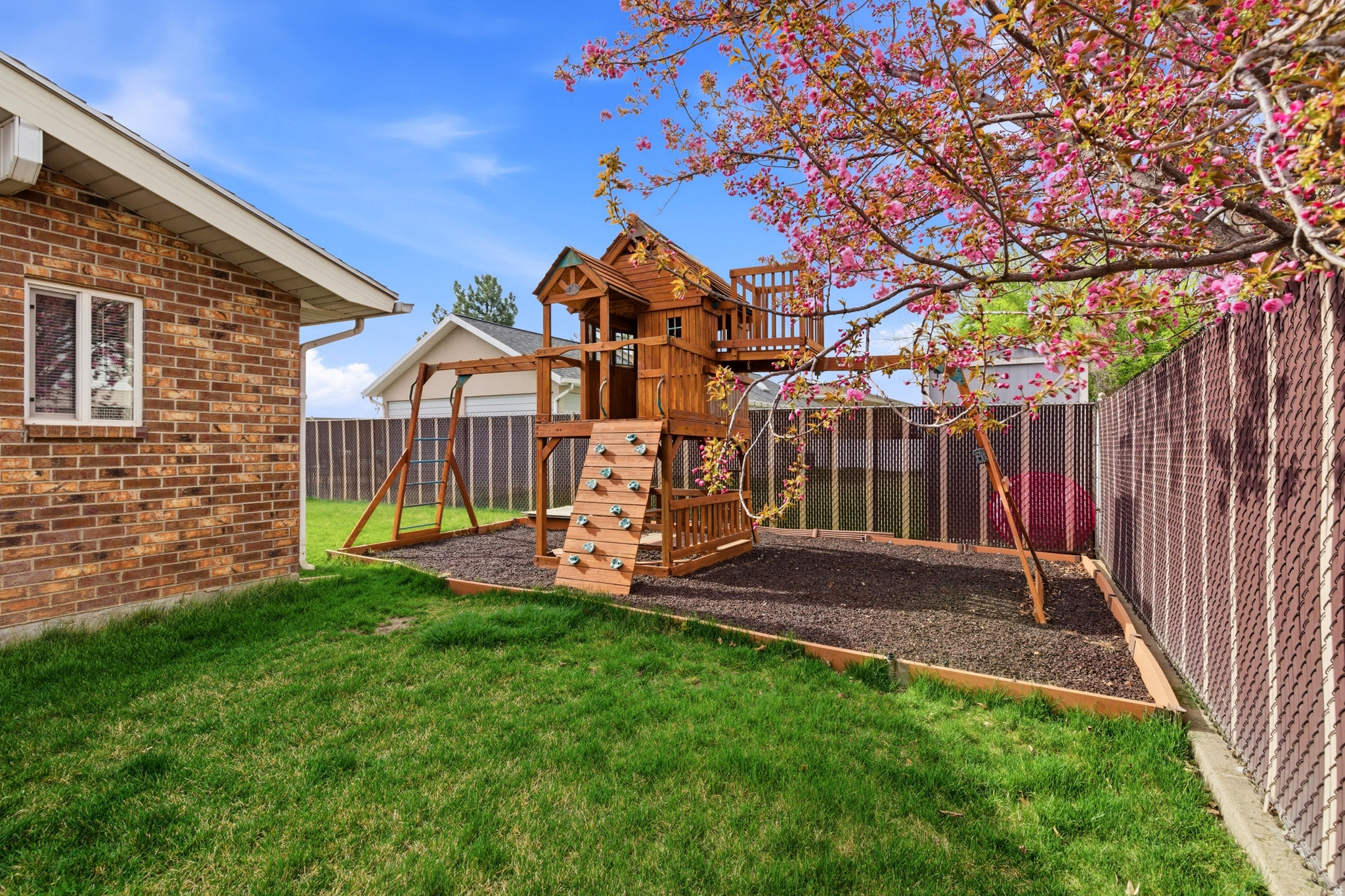 APPLEWOOD ESTATES - Residential