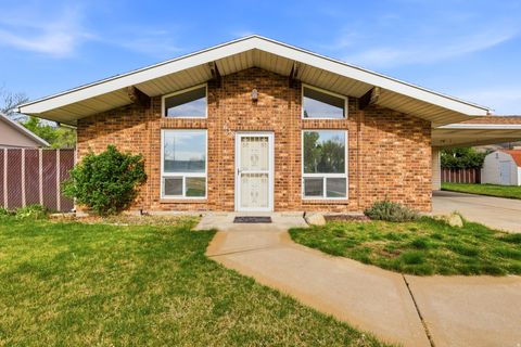 Tiny photo for 638 N 800 W, Centerville, UT 84014 (MLS # 2147453)