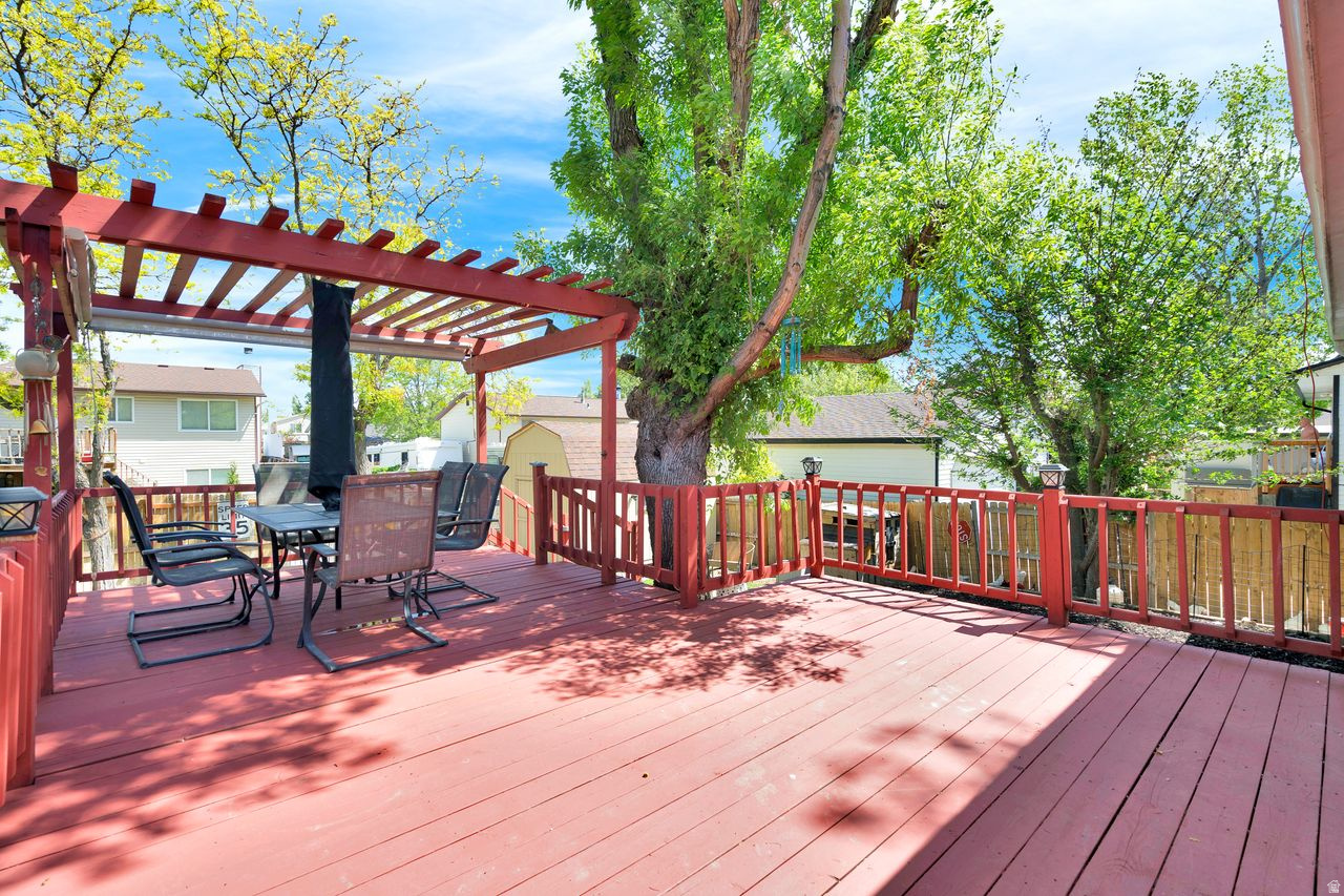 OQUIRRH SHADOWS - Residential
