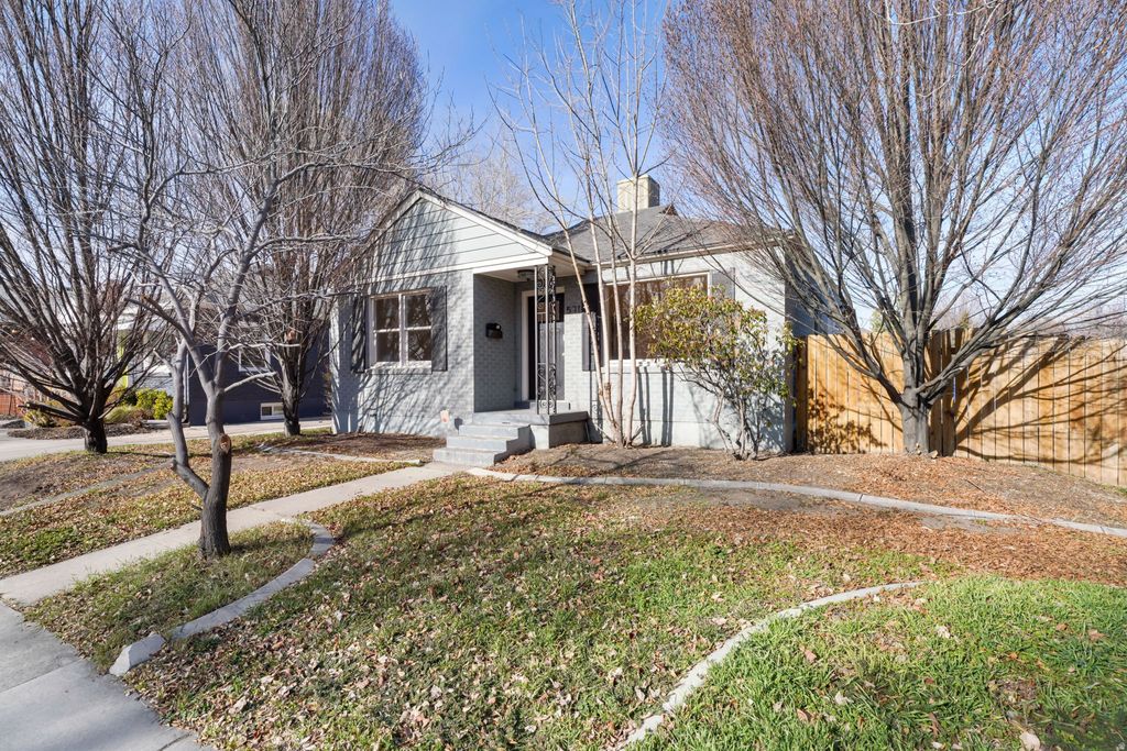 Photo of 531 E 2700 S, Salt Lake City, UT 84106 (MLS # 2132567)
