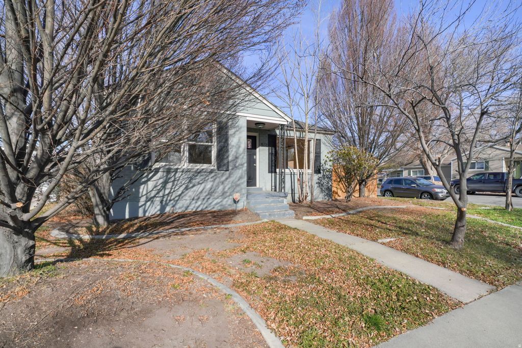 Photo of 531 E 2700 S, Salt Lake City, UT 84106 (MLS # 2132567)