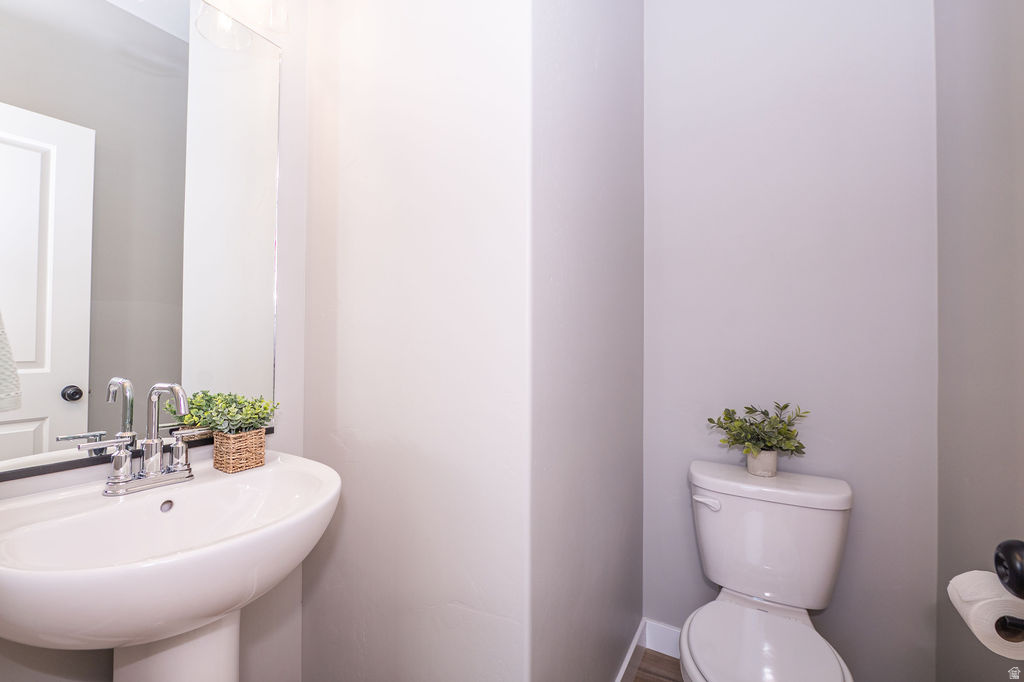 COURTYARD AT GREEN - Residential