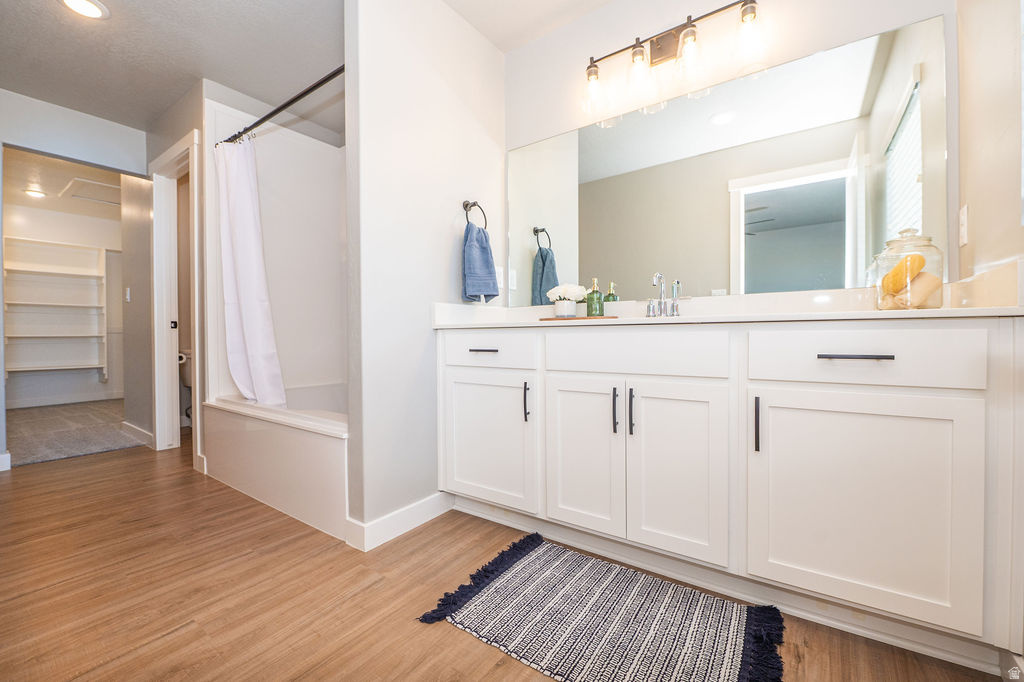 COURTYARD AT GREEN - Residential