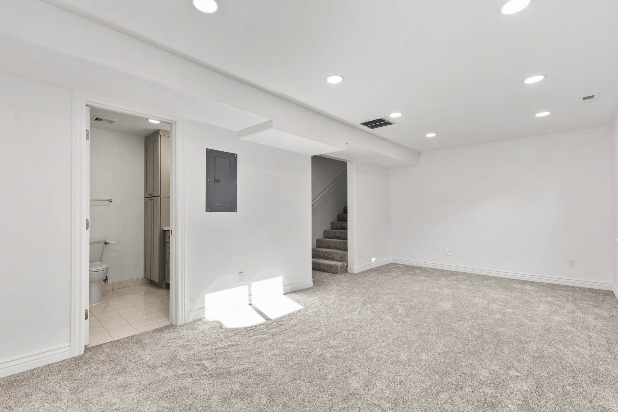 KACEY LYNN - Residential