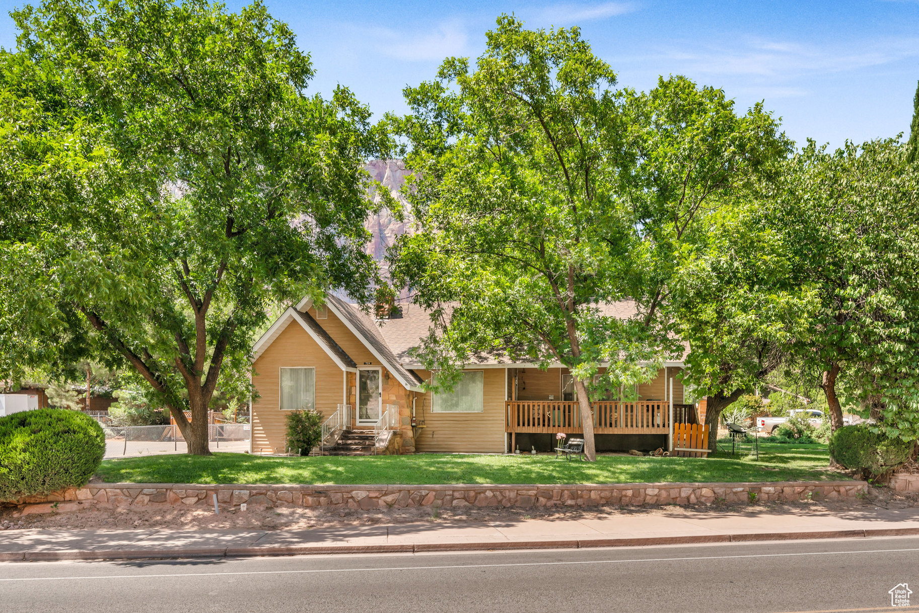 724 Zion Park Blvd, Springdale, Utah image 3