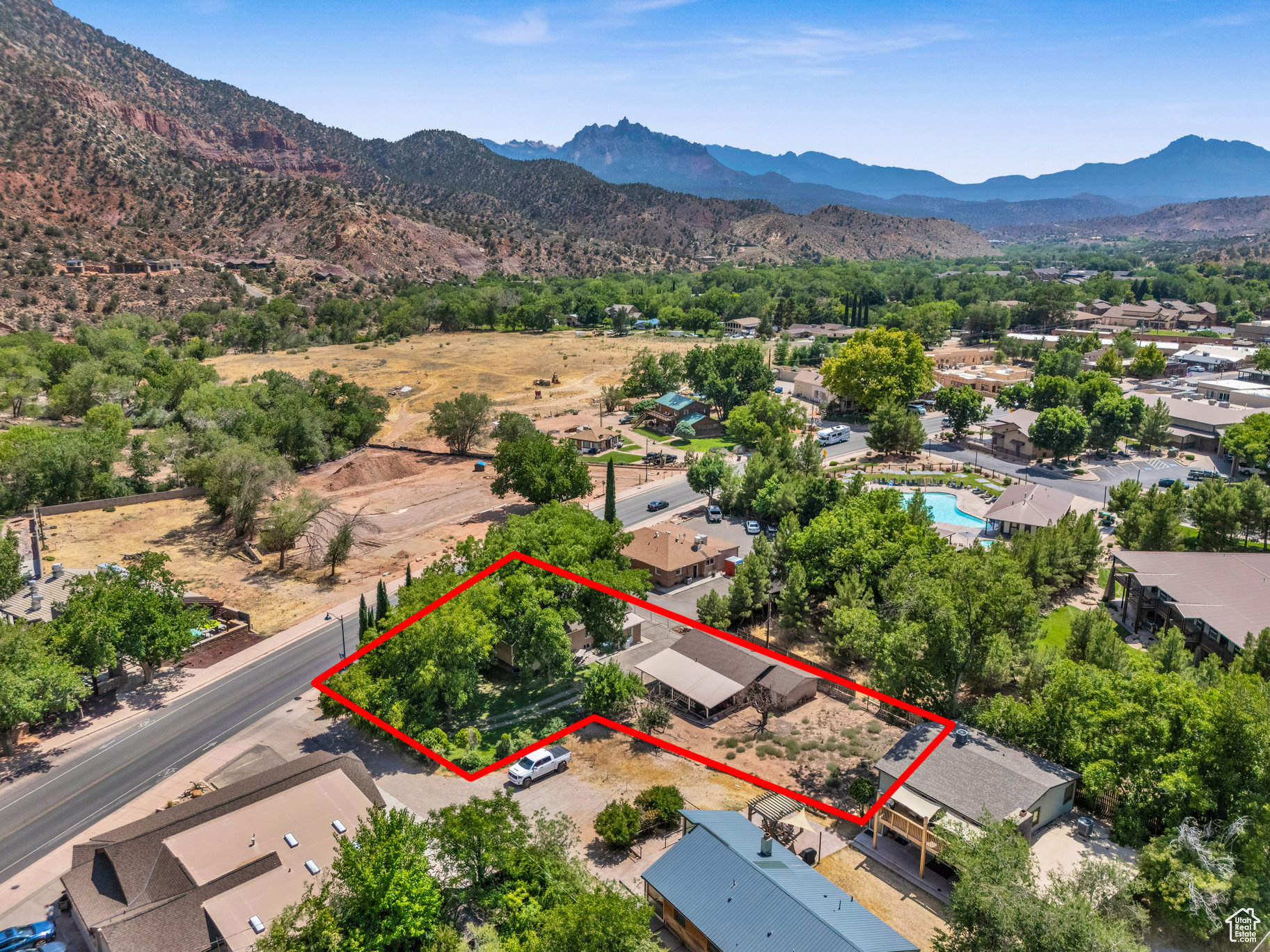 724 Zion Park Blvd, Springdale, Utah image 13