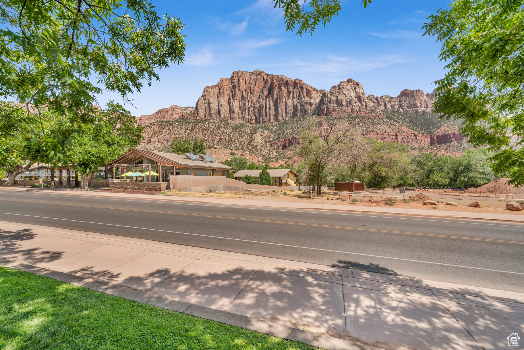 724 Zion Park Blvd, Springdale, Utah image 10