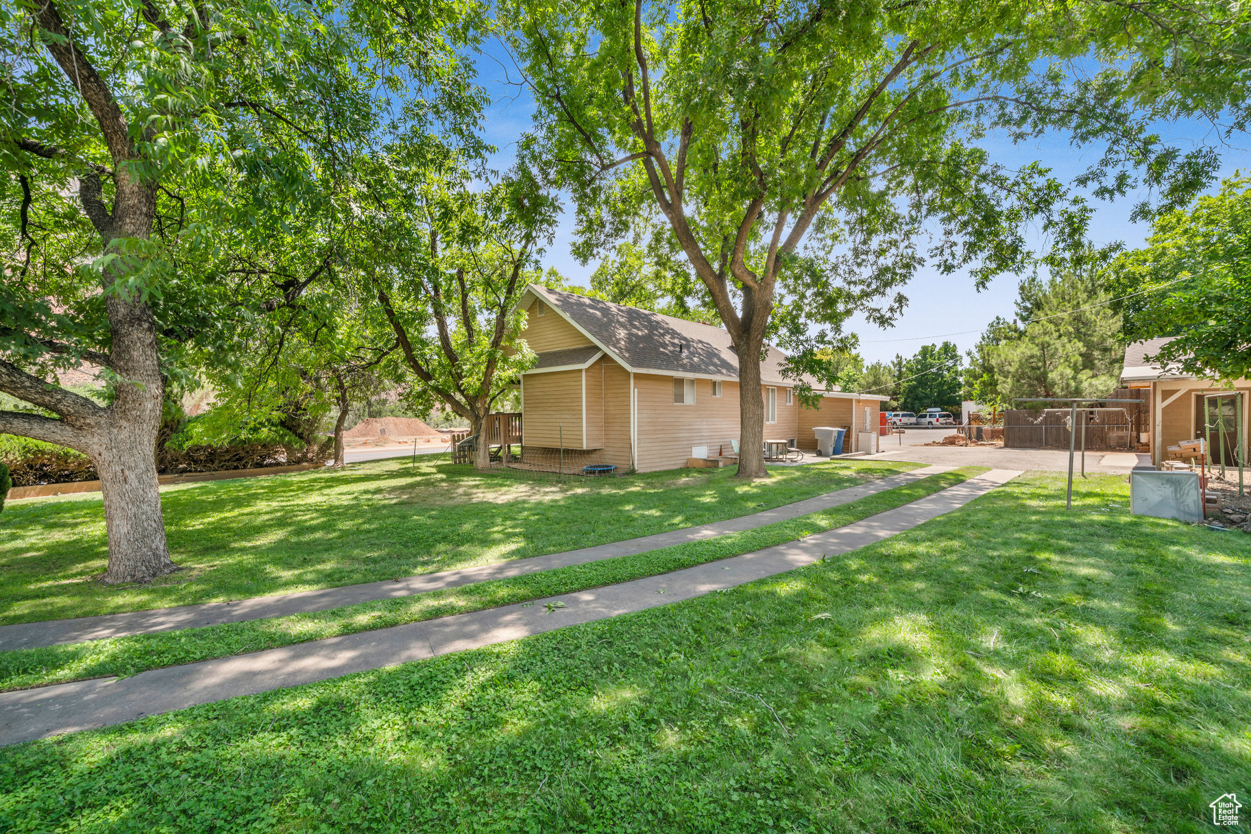 724 Zion Park Blvd, Springdale, Utah image 6