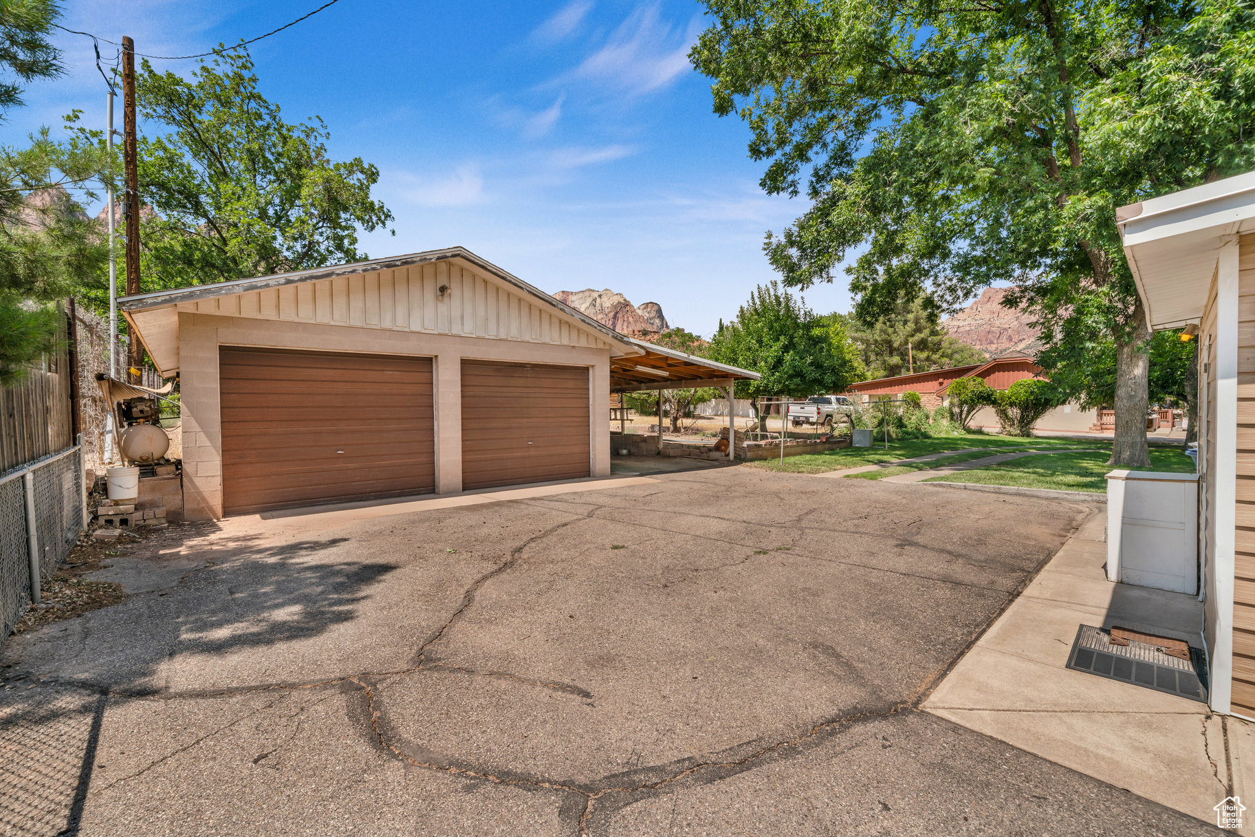 724 Zion Park Blvd, Springdale, Utah image 9