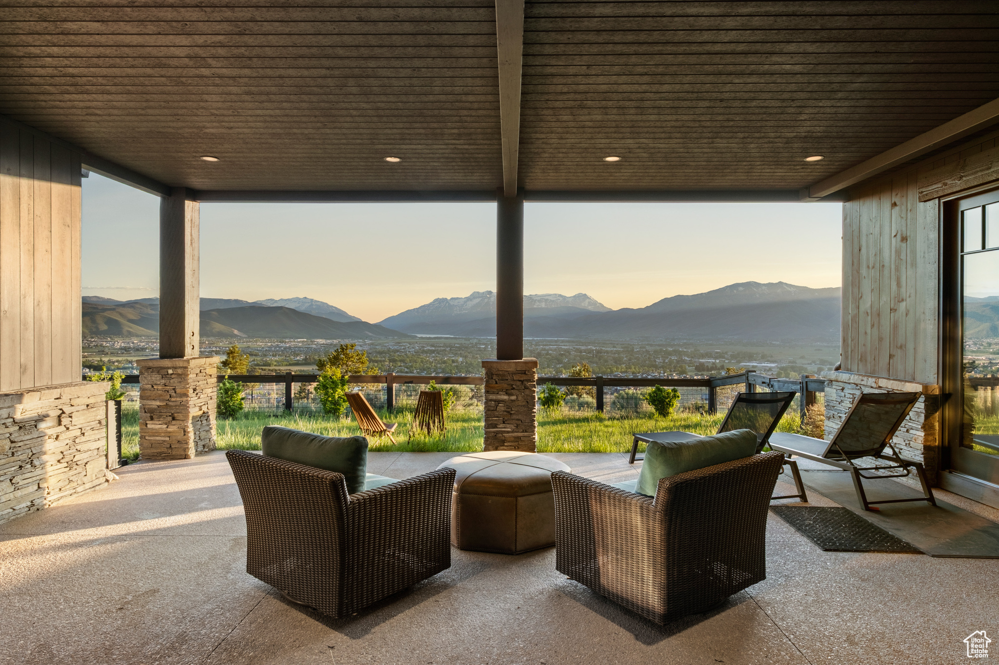 RED LEDGES - Residential