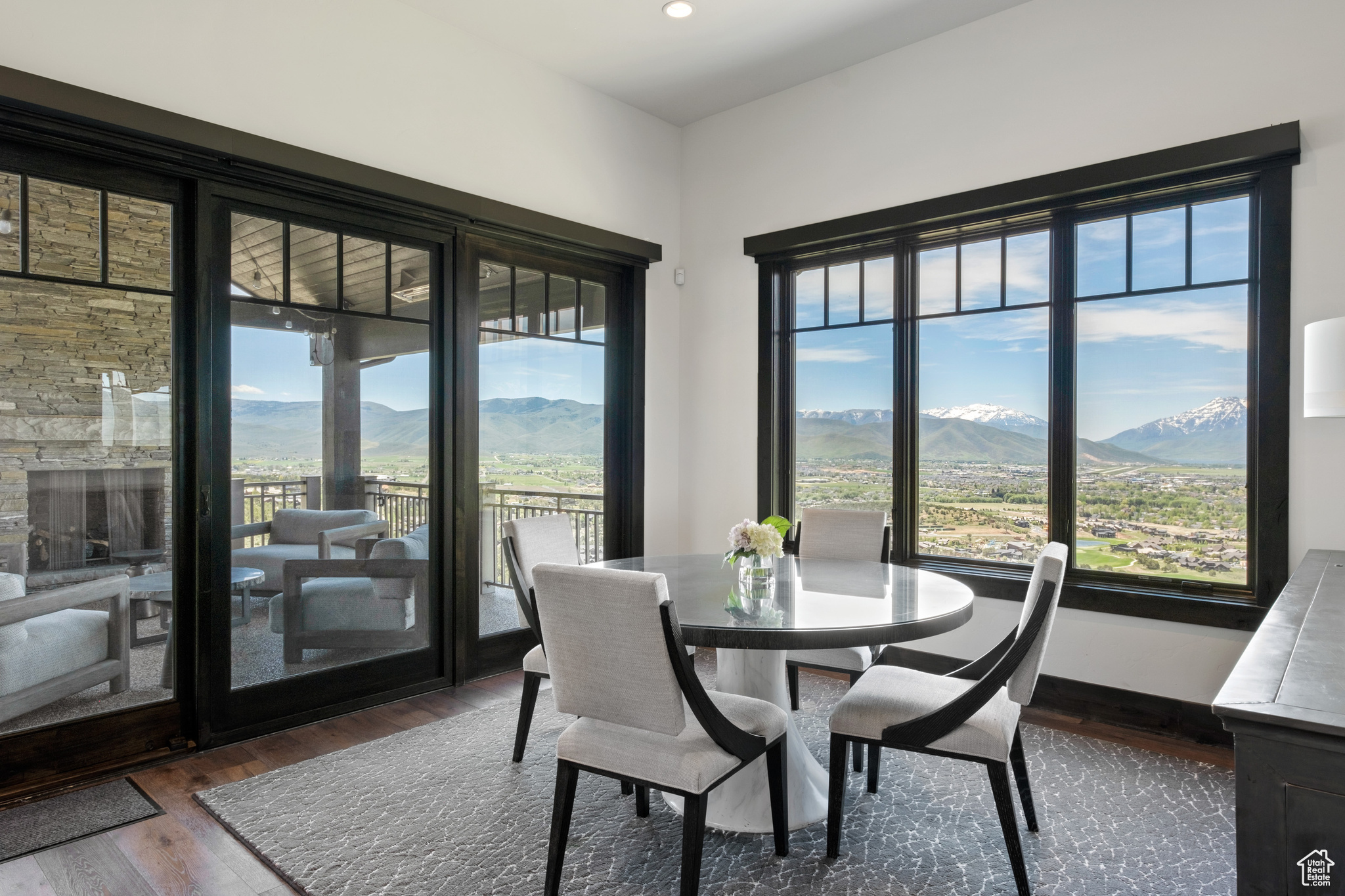 RED LEDGES - Residential