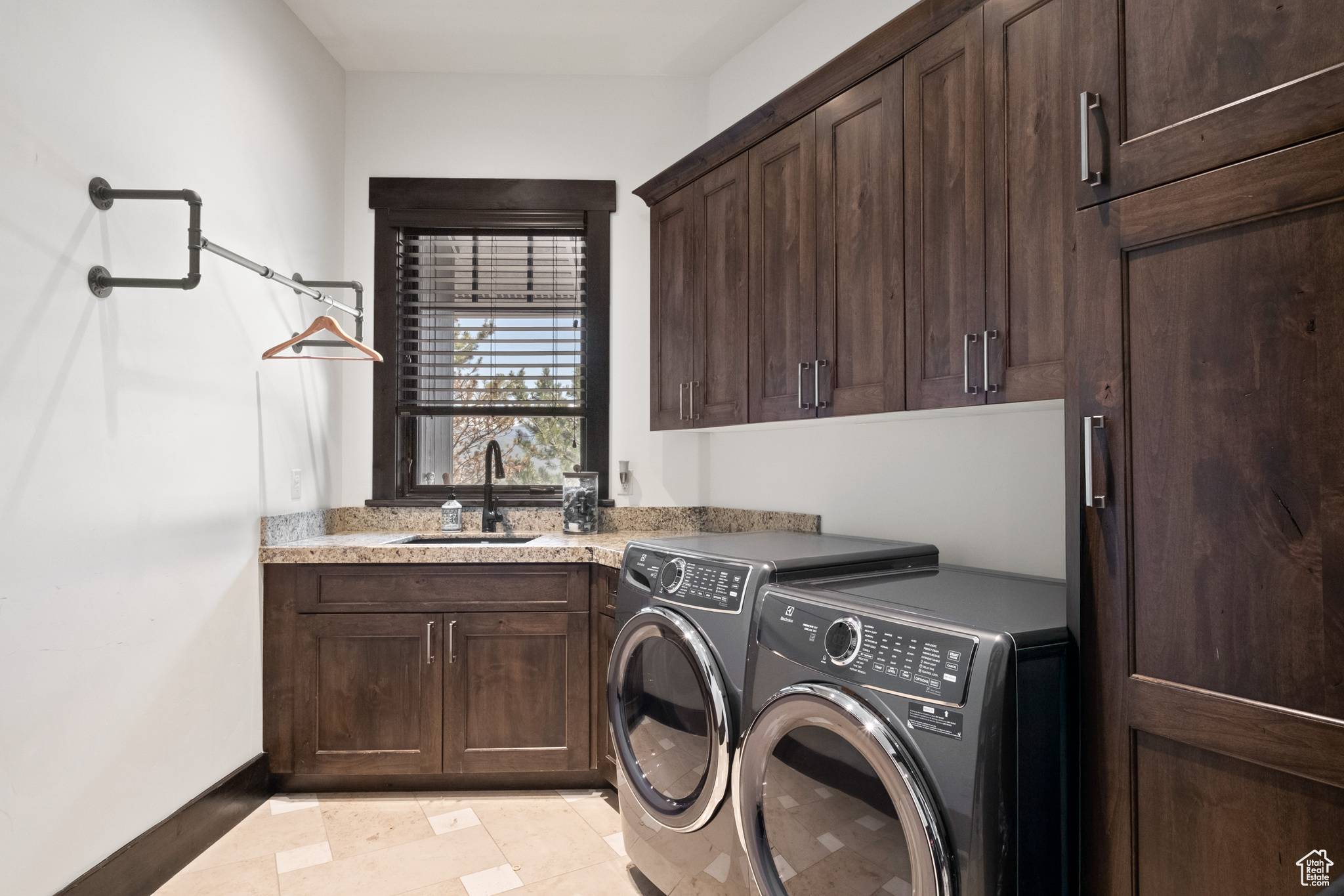 RED LEDGES - Residential