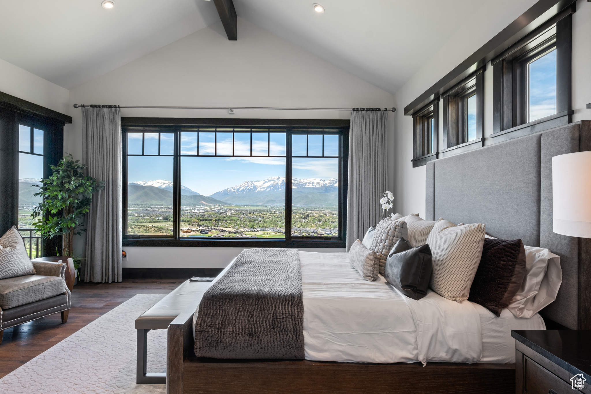 RED LEDGES - Residential