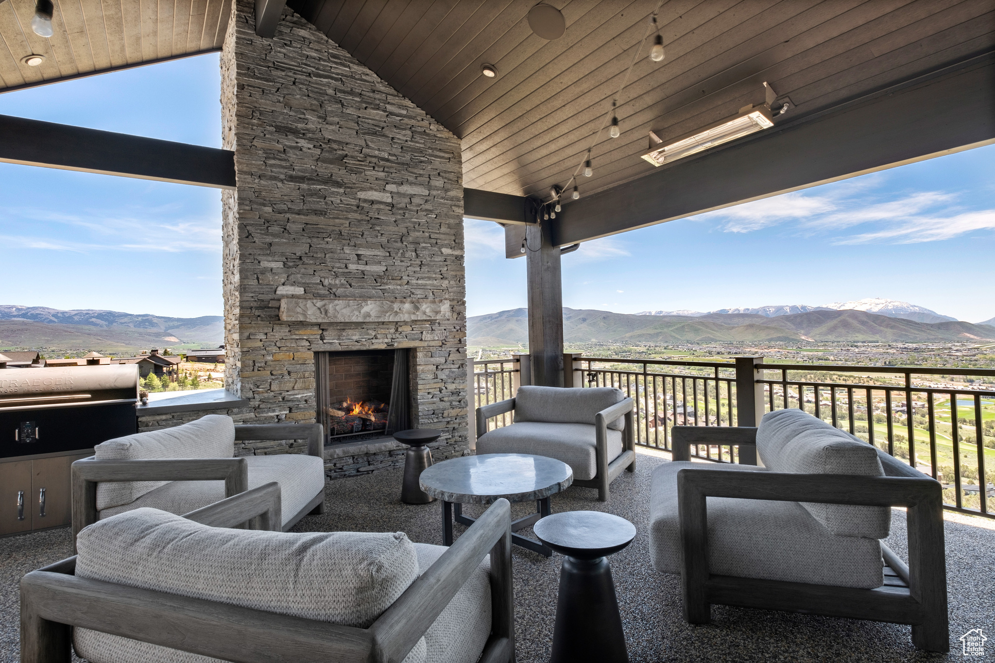 RED LEDGES - Residential