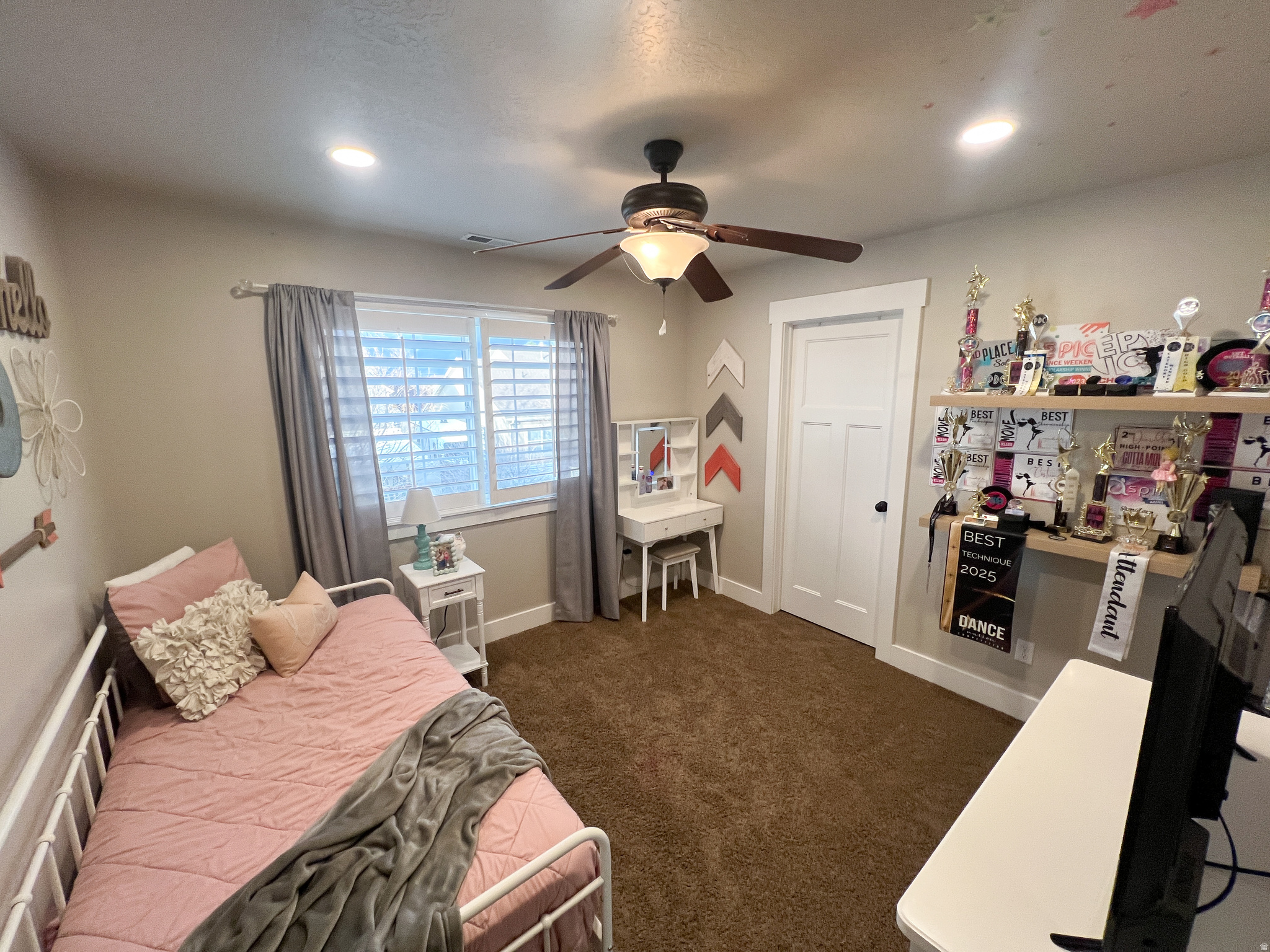 EAST MEADOWS ESTATES - Residential