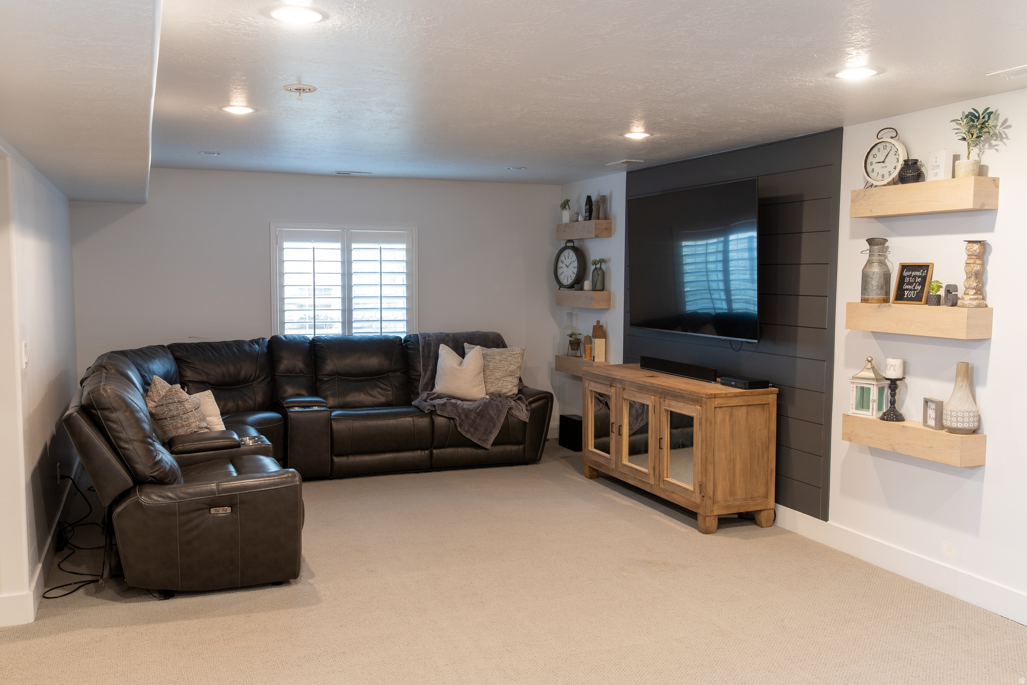 EAST MEADOWS ESTATES - Residential