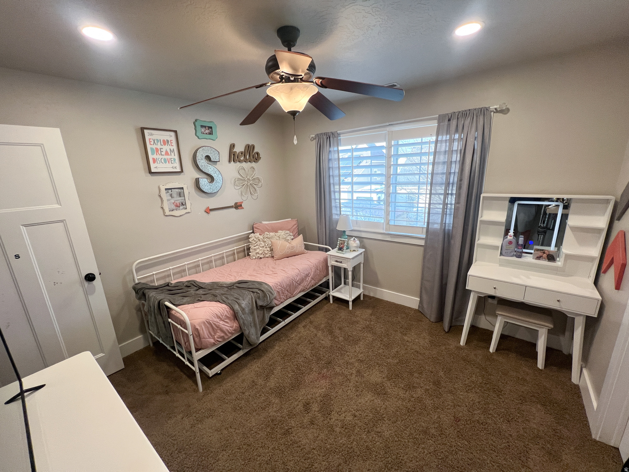 EAST MEADOWS ESTATES - Residential