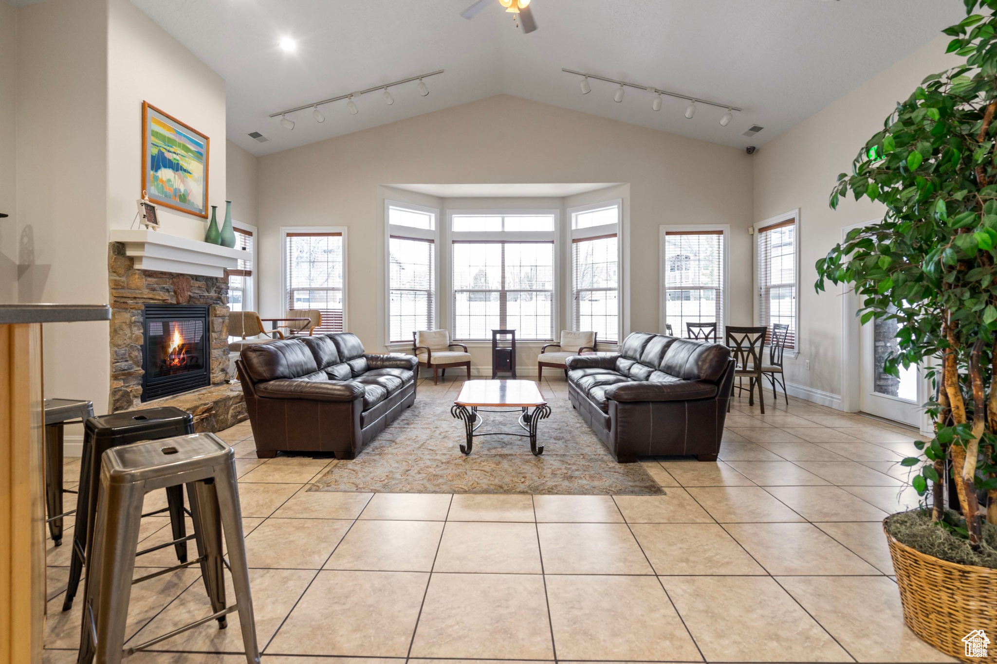 PEMBERLEY - Residential