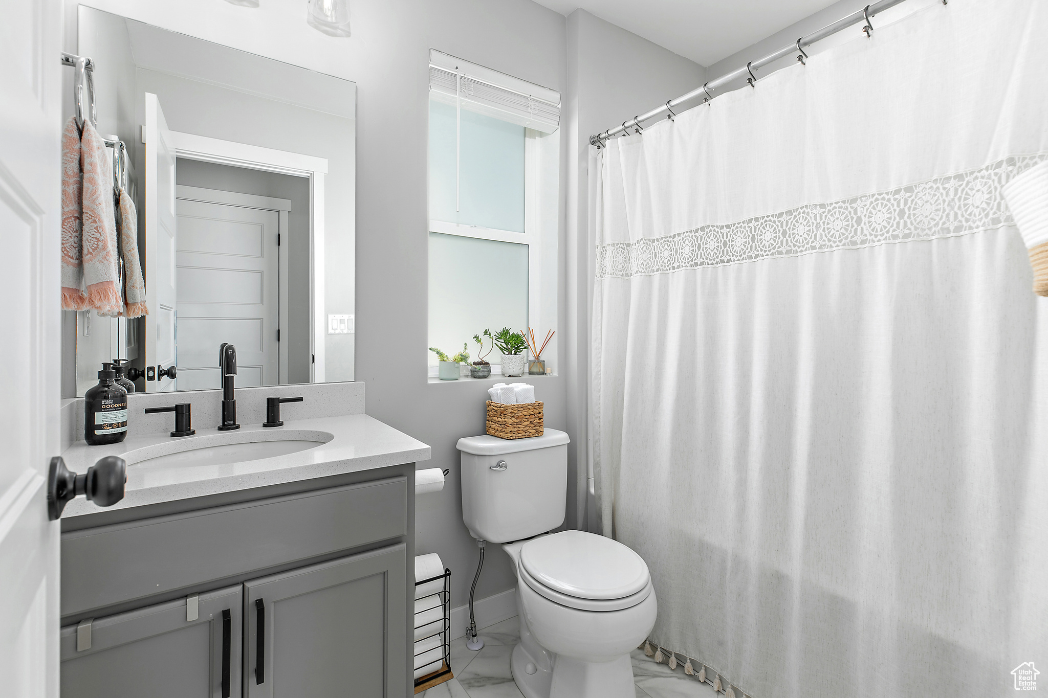 CREEKSIDE - Residential