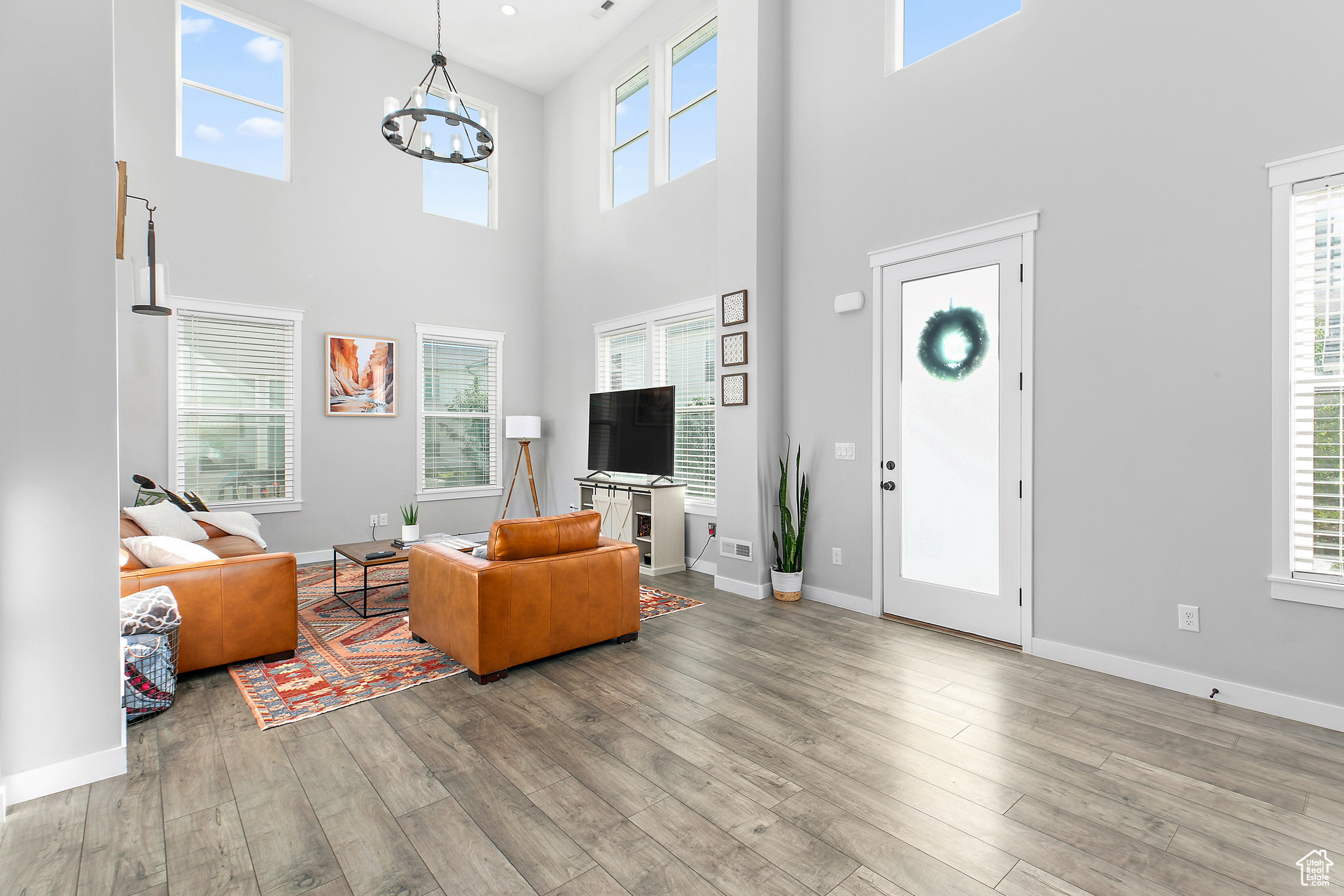 CREEKSIDE - Residential