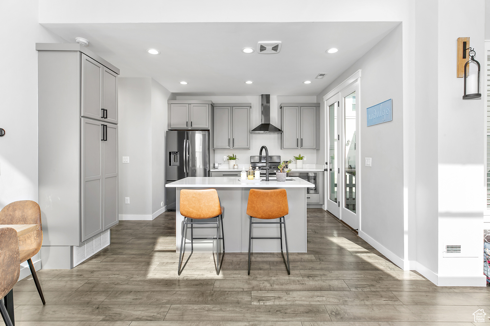 CREEKSIDE - Residential