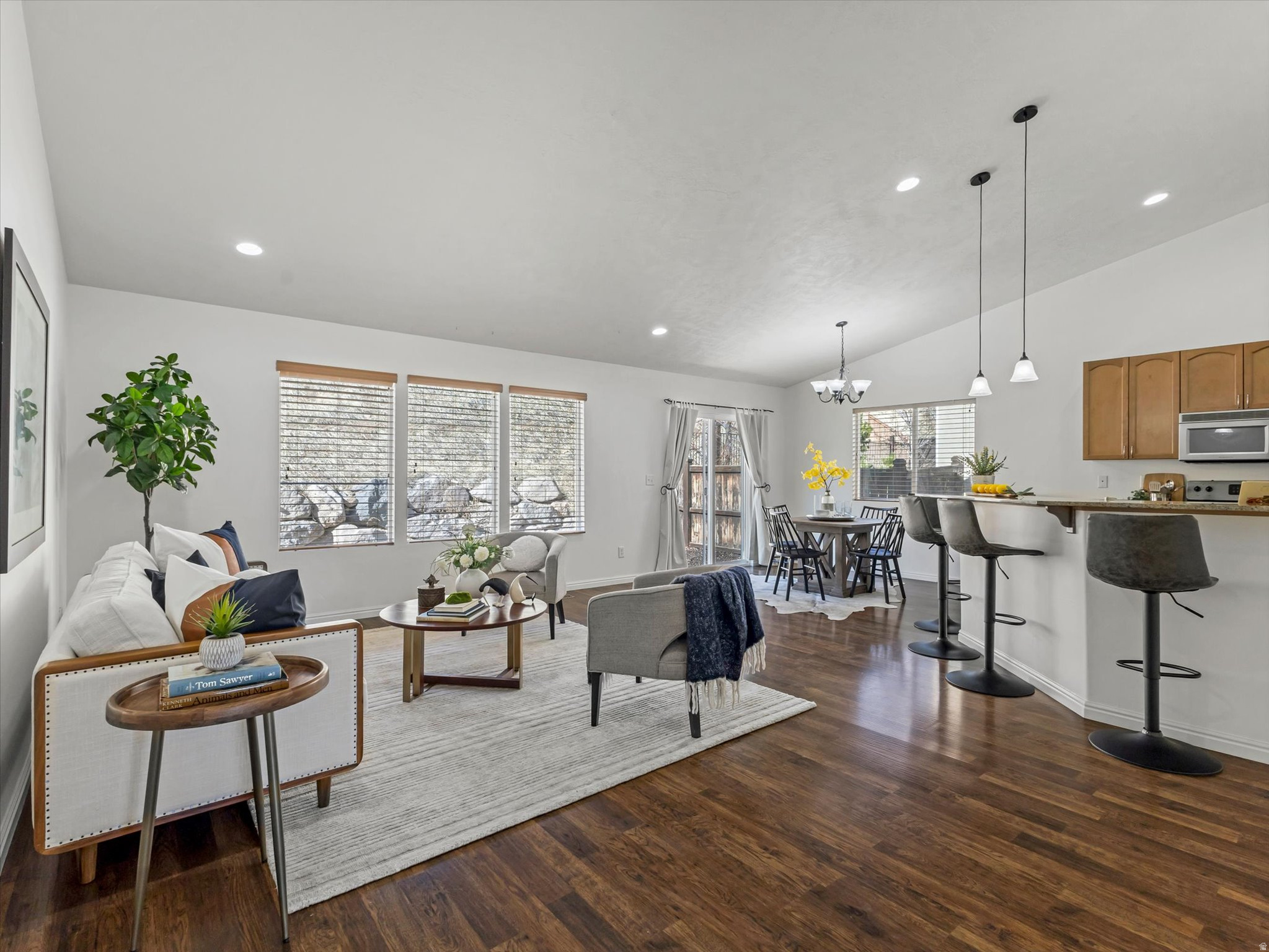 EAGLE CREST - Residential