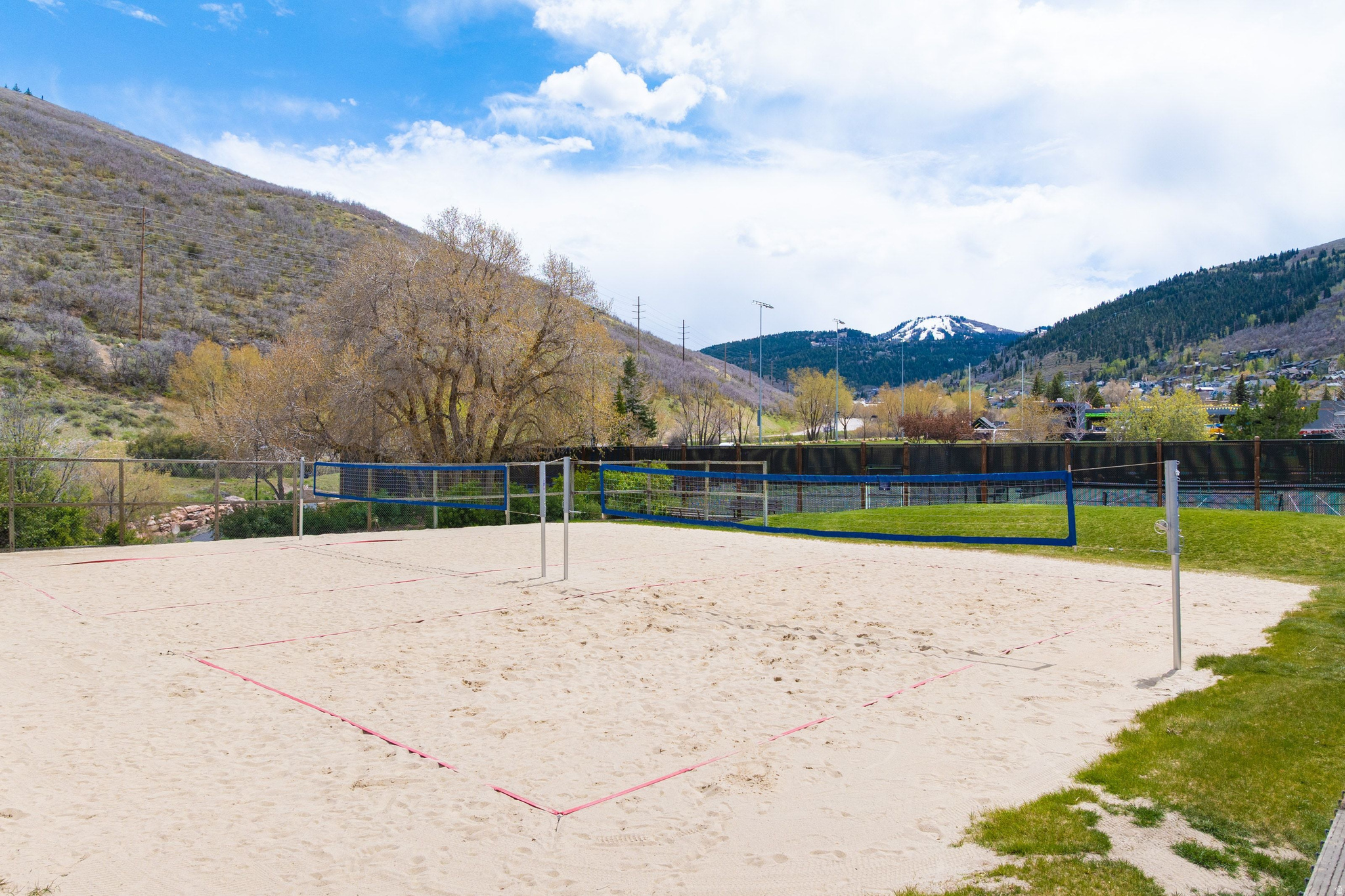 SNOW COUNTRY CONDOMINIUM - Residential