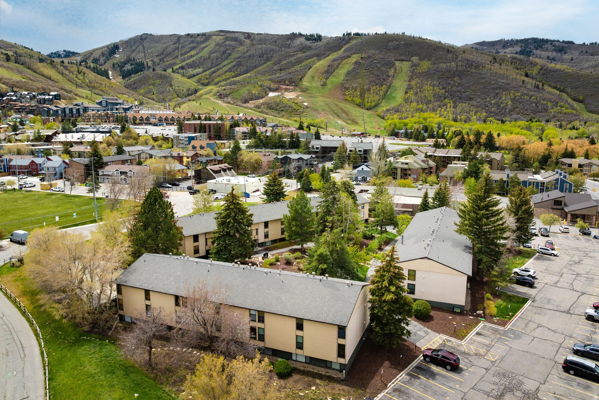 SNOW COUNTRY CONDOMINIUM - Residential