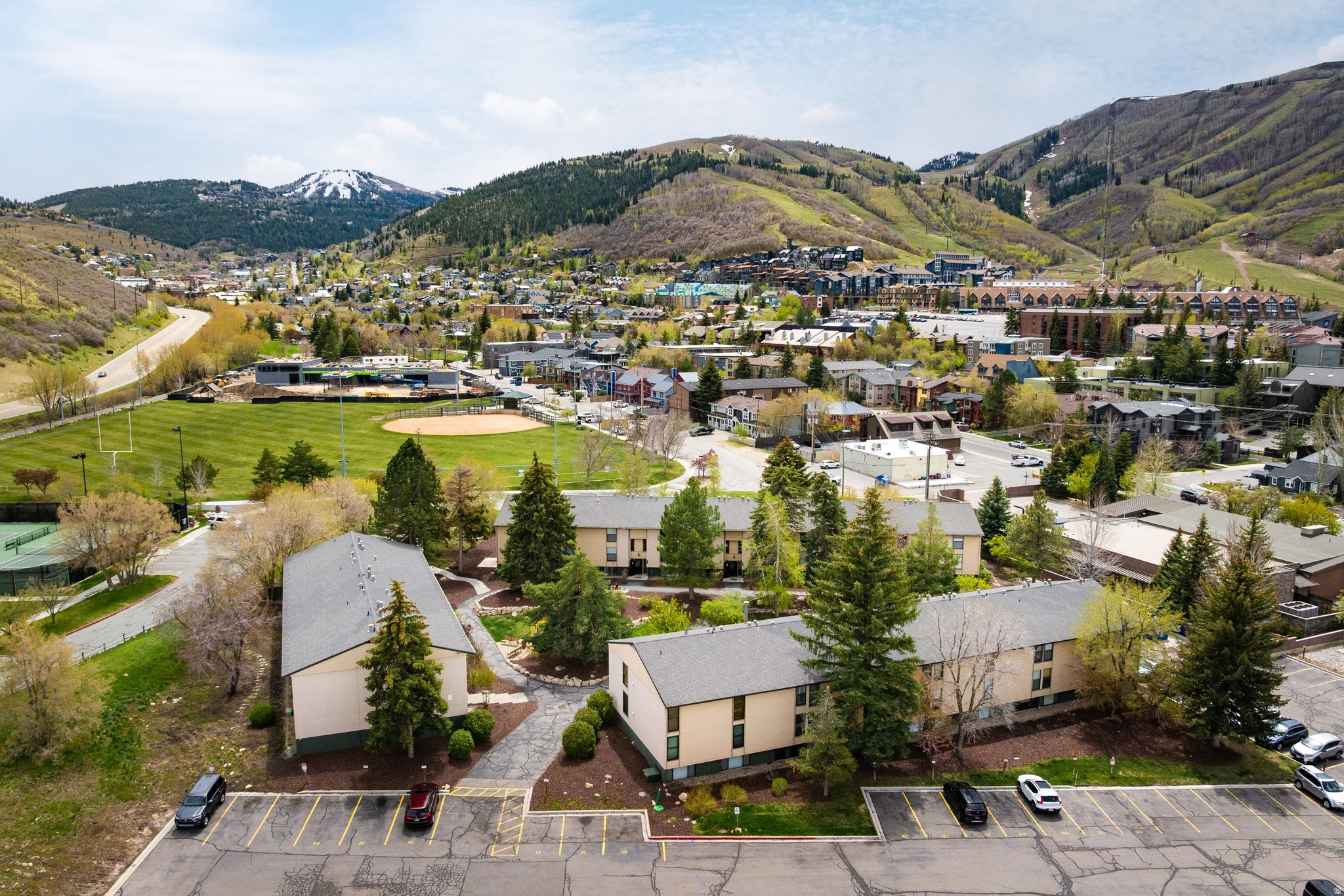 SNOW COUNTRY CONDOMINIUM - Residential
