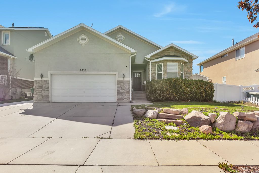 Photo of 8256 S IMPERIAL OAK DR, West Jordan, UT 84081 (MLS # 2156171)