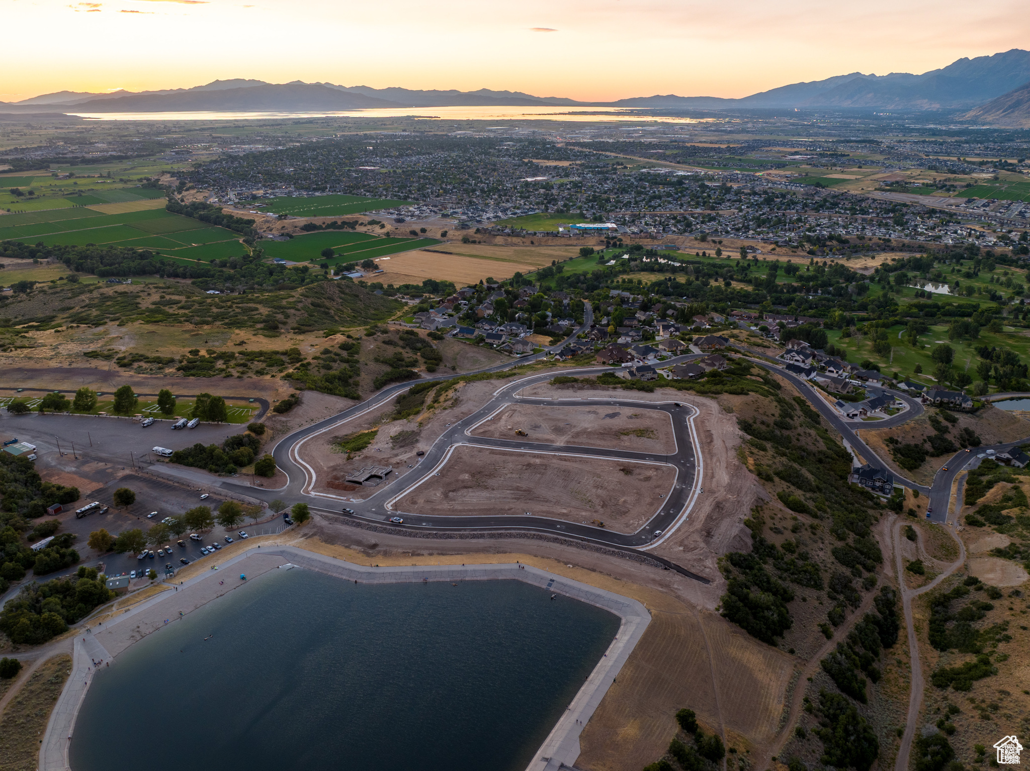 OAKRIDGE COVE - Residential