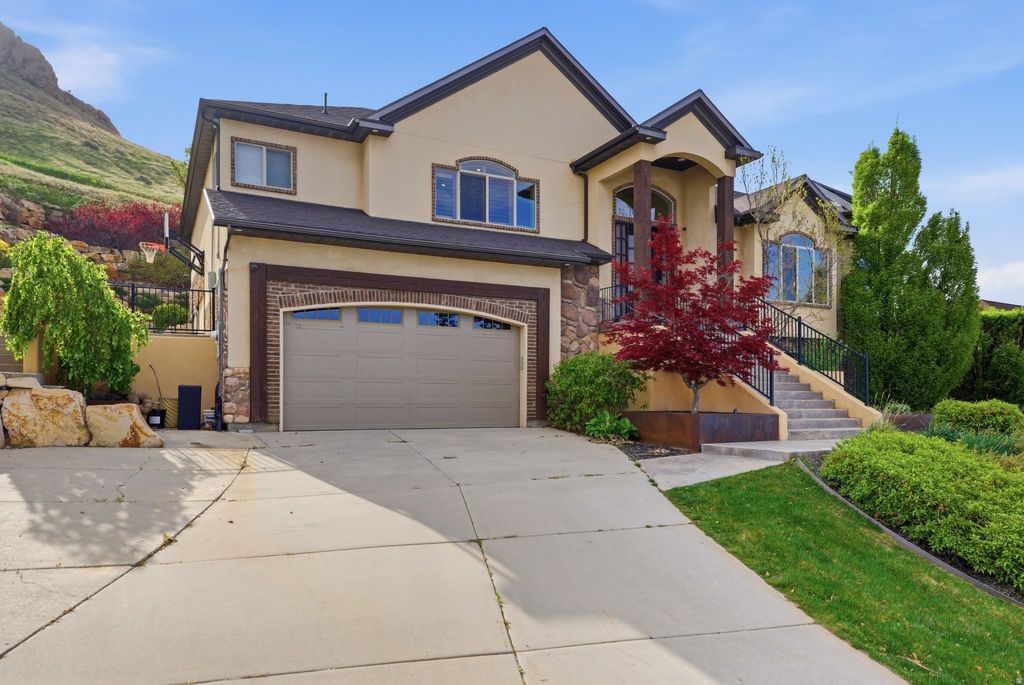 Photo of 1130 N TWICKENHAM DR, Salt Lake City, UT 84103 (MLS # 2151561)