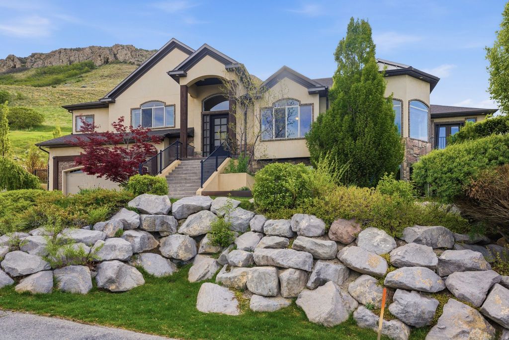 Photo of 1130 N TWICKENHAM DR, Salt Lake City, UT 84103 (MLS # 2151561)