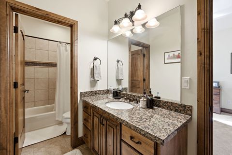 Tiny photo for 1130 N TWICKENHAM DR, Salt Lake City, UT 84103 (MLS # 2151561)