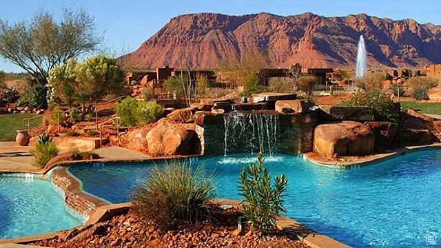 TOROWEAP AT ENTRADA - Land