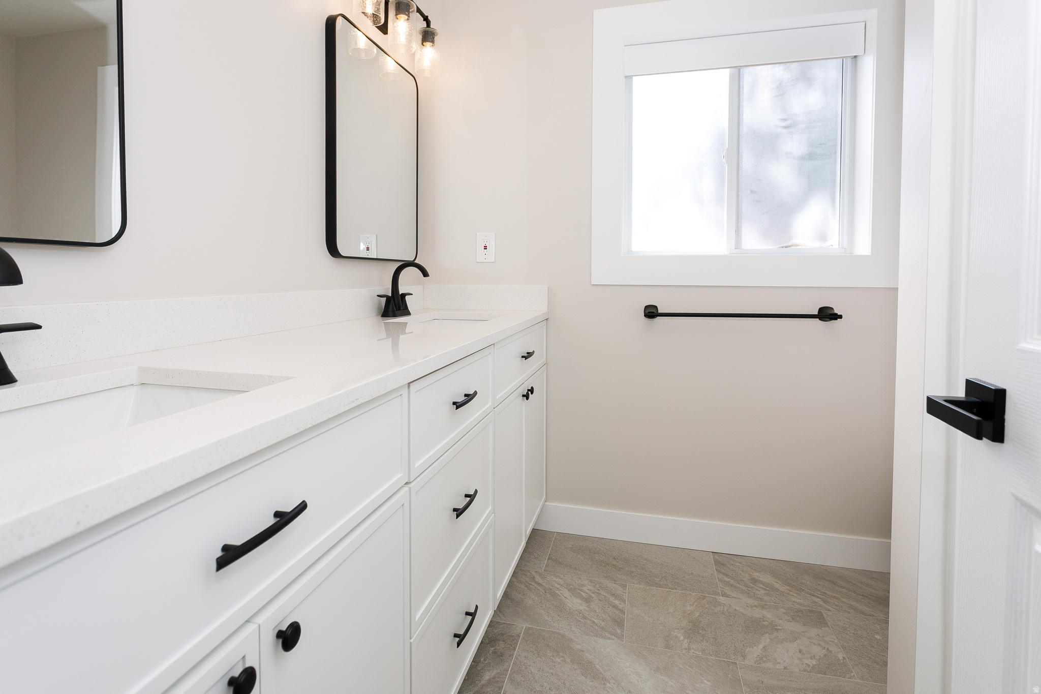 THORN-FIELD - Residential