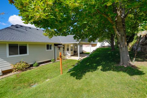 Tiny photo for 1306 N THORNFIELD RD E, Kaysville, UT 84037 (MLS # 2116180)